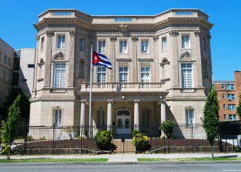EE.UU. Atentan contra la Embajada de Cuba en Washington