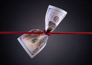 LUCAS BRETT. La Curva de Tipos de Interés Invertida como presagio de todas las crisis