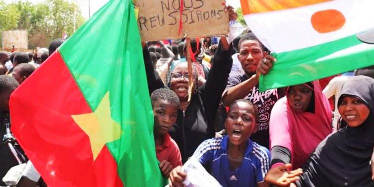 EL LINCE. Lección de historia del país de los hombres rectos