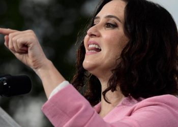 Ayuso sale en defensa de las grandes fortunas, quiere exonerarlas de impuestos