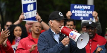 EE.UU. La falsa visita del presidente Biden al piquete obrero en Michigan