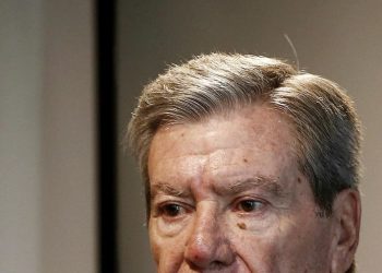 Corcuera, el ministro de Felipe de la patada en la puerta, estuvo ayer en el mitin del PP