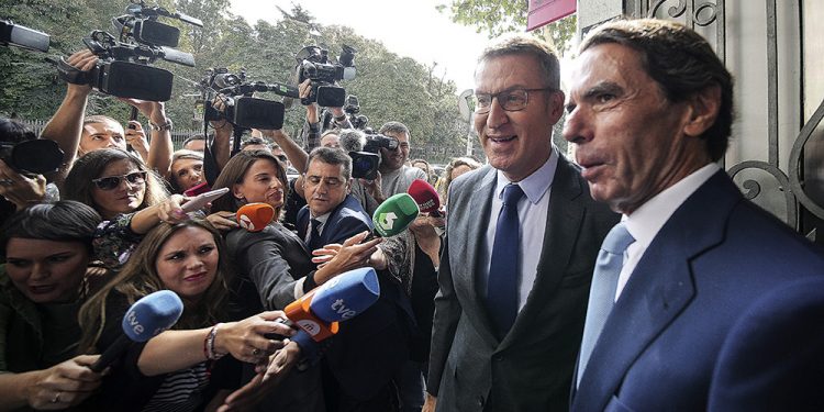 El PP salió de rebajas: de un teórico acto multitudinario en Plaza Colón a una charla entre amigos