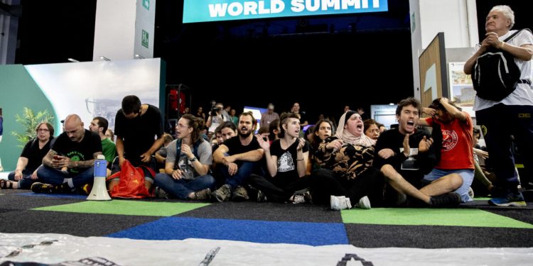 Convocatoria para impedir una provocadora Feria de los fondos buitre