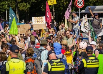 PAÍSES BAJOS. Cientos de detenidos durante una protesta climática