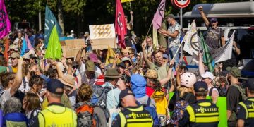 PAÍSES BAJOS. Cientos de detenidos durante una protesta climática