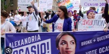 ¿Se acuerdan de Ocasio-Cortez? Nos la vendieron como congresista de «izquierdas», ahora es de derechas