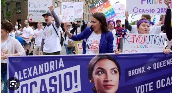 ¿Se acuerdan de Ocasio-Cortez? Nos la vendieron como congresista de «izquierdas», ahora es de derechas