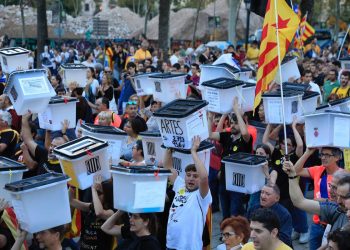 CATALUNYA. Convocan acto reivindicativo en el aniversario del referéndum que la policía reprimió con dureza