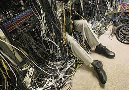 PP y Vox se niegan a usar el pinganillo pero no aclaran si es porque son políglotas