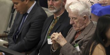 POLONIA toma medidas para extraditar a un nazi admirador de Zelenski que fue ovacionado en el parlamento de Canadá