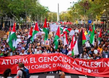 Barcelona: 70.000 personas se manifestaron contra el genocidio israelí al pueblo palestino