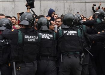 1-O, el día que los catalanes quisieron votar y la Guardia Civil intentó impedirlo