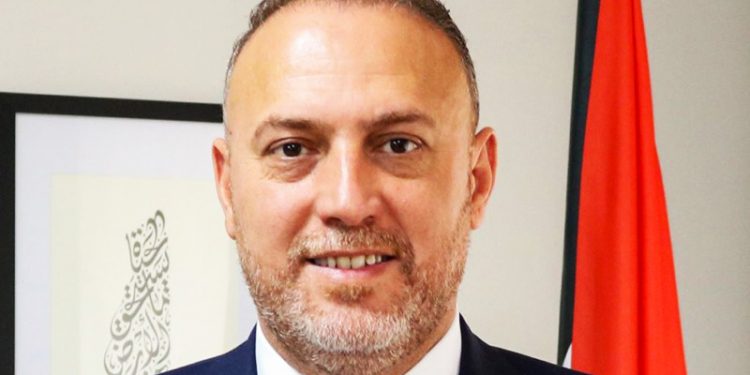 El embajador palestino en Reino Unido le pone en su sitio a periodista de la BBC (vídeo)