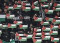 La afición del Osasuna muestra su apoyo al pueblo palestino y repudio a un jugador israelí de extrema derecha