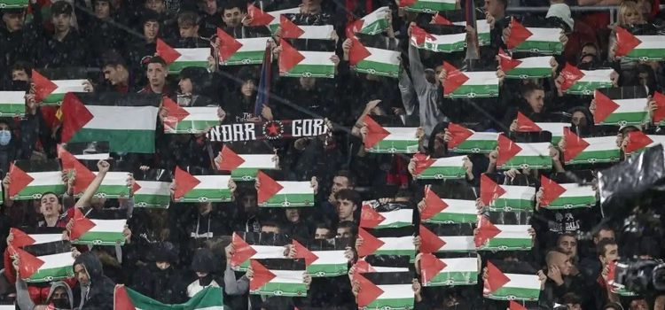 La afición del Osasuna muestra su apoyo al pueblo palestino y repudio a un jugador israelí de extrema derecha
