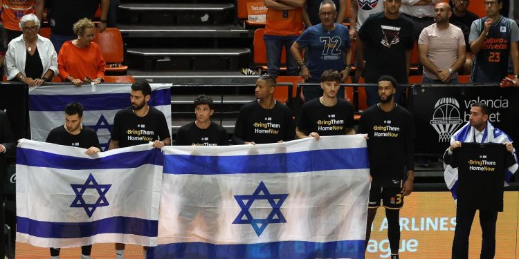 Jugaban Valencia-Maccabi de Tel Aviv pero solo dejaron entrar banderas de Israel