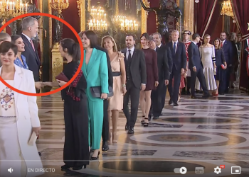 La líder de Podemos, Ione Belarra, asiste al «Besamanos» en Palacio y Letizia se detiene con ella. (Video)