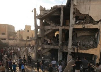 La ONU denuncia el bombardeo en dos colas en sendas panaderías y del peligro de la descomposición de cientos de cadáveres