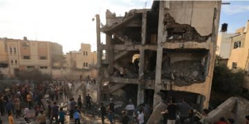 La ONU denuncia el bombardeo en dos colas en sendas panaderías y del peligro de la descomposición de cientos de cadáveres