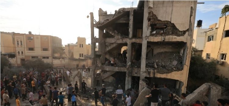 La ONU denuncia el bombardeo en dos colas en sendas panaderías y del peligro de la descomposición de cientos de cadáveres