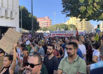 PORTUGAL. Miles de personas se manifiestan contra la situación de la vivienda del gobierno del PS