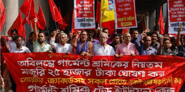 BANGLADESH. Los trabajadores-esclavos que producen para las grandes empresas textiles en huelga; ganan 75 euros al mes