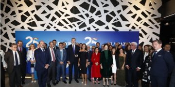 El Borbón y Letizia acuden a la fiesta de un diario de extrema derecha que celebraba aniversario