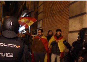 Un video de Cayetanos y fascistas diciendo a la policía que «no nos peguéis que sois de los nuestros»