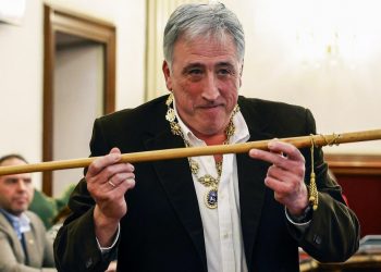 Joseba Asiron vuelve a ser alcalde del “cambio” en Iruñea