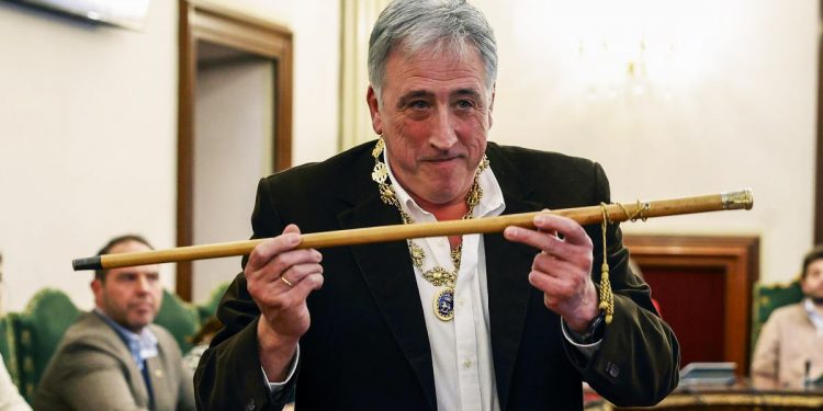 Joseba Asiron vuelve a ser alcalde del “cambio” en Iruñea
