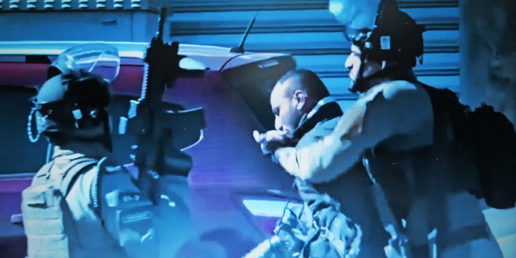 Jerusalén ocupada: Periodista agredido brutalmente por soldados israelíes (vídeo)