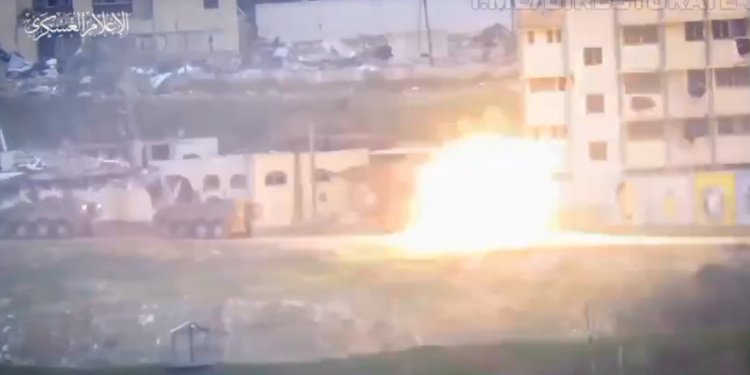 Con decisión y valor, la resistencia palestina y su pueblo combaten a los invasores, videos