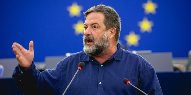 Siempre ha sido así, pero Manu Pineda parece darse cuenta ahora de que la UE “no tiene política exterior propia”