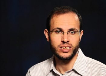 Israel asesina al intelectual Refaat Alareer con uno de sus bombardeos