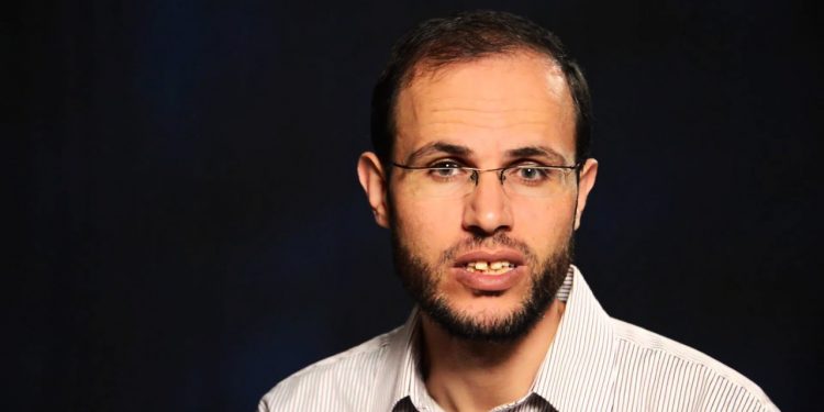 Israel asesina al intelectual Refaat Alareer con uno de sus bombardeos