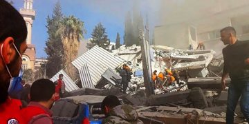 SIRIA. Barrio residencial de Damasco bombardeado por Israel; cuatro asesores militares de Irán entre los asesinados