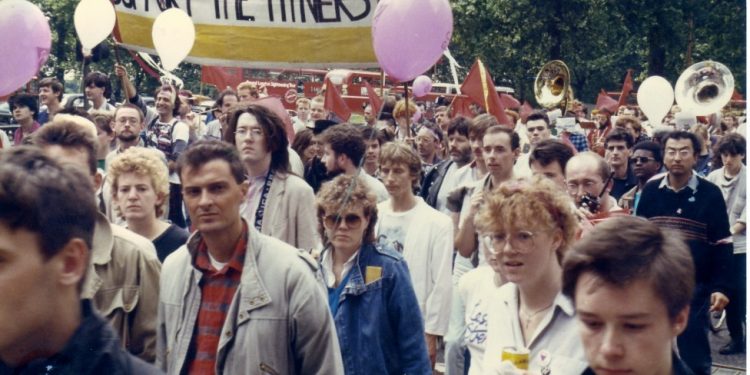 M. CARACOL. La izquierda tópica: dopando la mentira reaccionaria