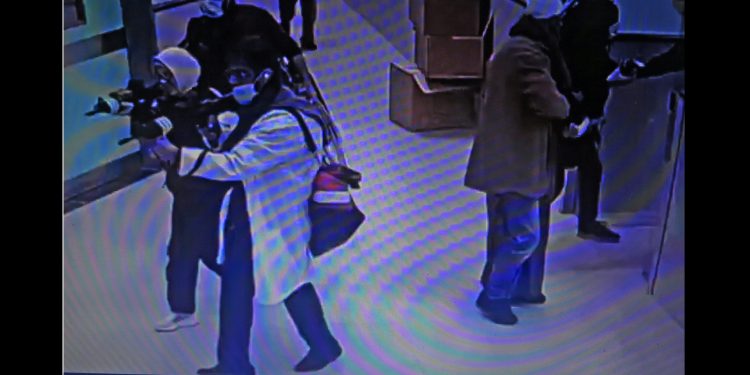 PALESTINA. Soldados sionistas vestidos de médicos asesinan a tres palestinos en un hospital