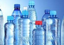 Conozcan la cantidad de micro y nanoplásticos que hay en el agua embotellada en plástico