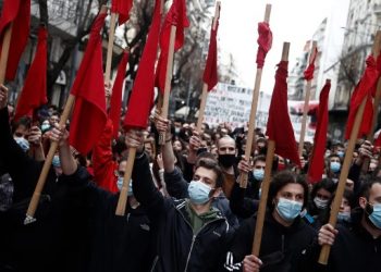 GRECIA. Estudiantes se manifiestan por miles en contra de la idea del gobierno de abrir Universidades privadas