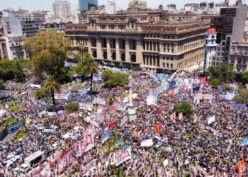 ARGENTINA vive hoy una Huelga General contra el golpe económico de la extrema derecha