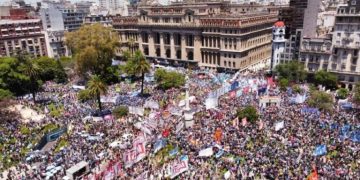 ARGENTINA vive hoy una Huelga General contra el golpe económico de la extrema derecha