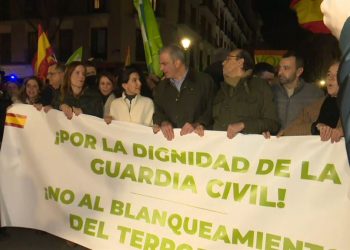«Contra la ETA, queremos metralletas» consigna de los fascistas para impedir una obra de teatro