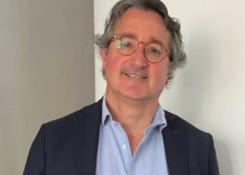 Condenan a un diputado de Vox por agredir a un hombre con discapacidad y llamarle «puto cojo»