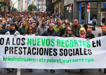 Masiva manifestación en Bilbao contra los nuevos recortes sociales de las instituciones burguesas