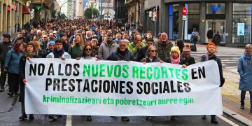 Masiva manifestación en Bilbao contra los nuevos recortes sociales de las instituciones burguesas