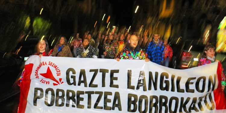 GKS moviliza en Tolosa a cientos de personas contra el empobrecimiento de los jóvenes trabajadores