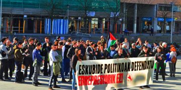 Un joven pasa por el juzgado de Donostia por movilizarse contra el genocidio sionista
