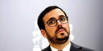 Alberto Garzón publicó en 2016 este mensaje sobre las puertas giratorias
